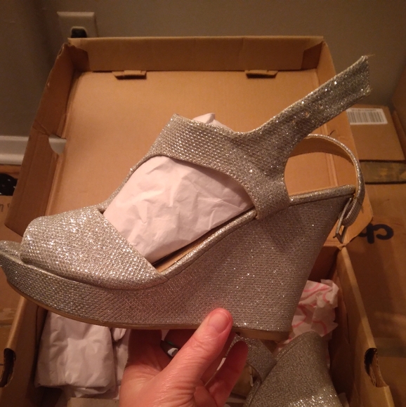 Brand New Sparkle shoes - Picture 2 of 9